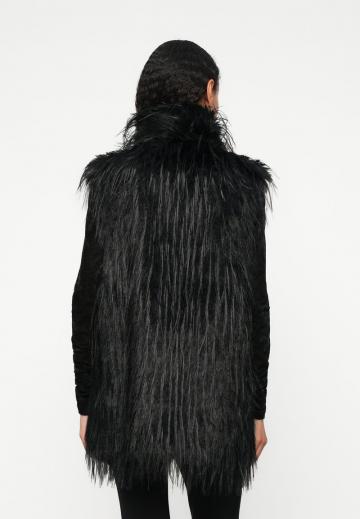 Пуховой жилет