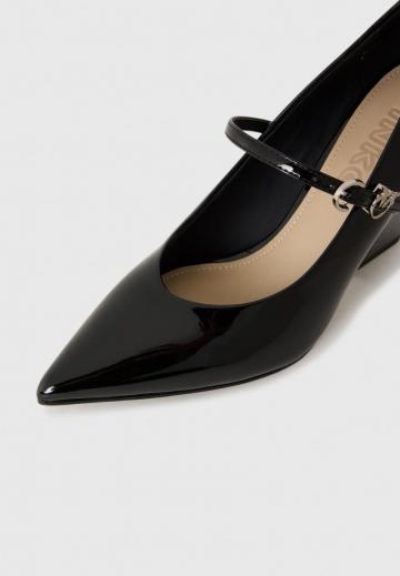 Туфли с ремешком