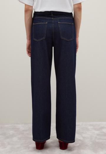 Клешеные джинсы