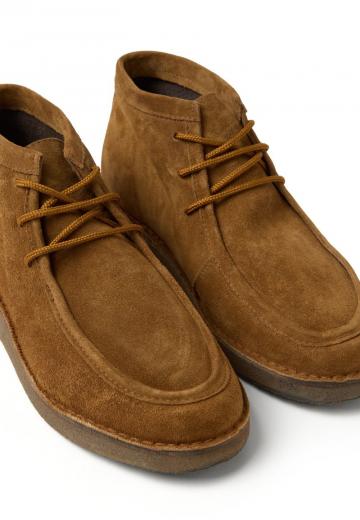 Ботинки на шнуровке