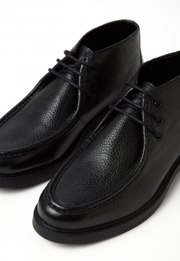 Ботинки на шнуровке