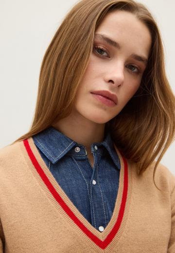 Пуловер в полоску