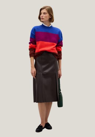 Пуловер в полоску