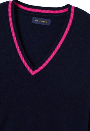 Пуловер в полоску