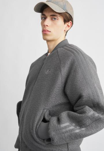 Куртка бомбер