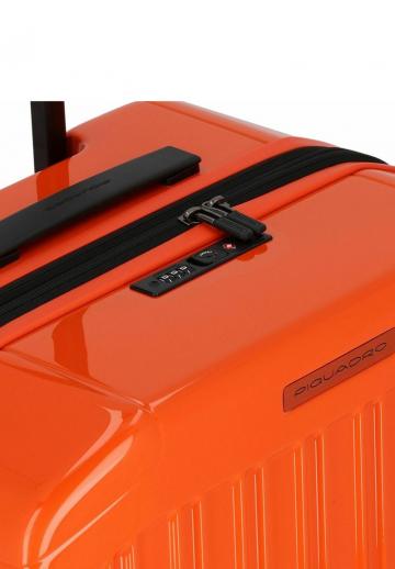 Чемодан на колесах