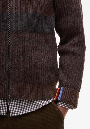 Вязаная кофта