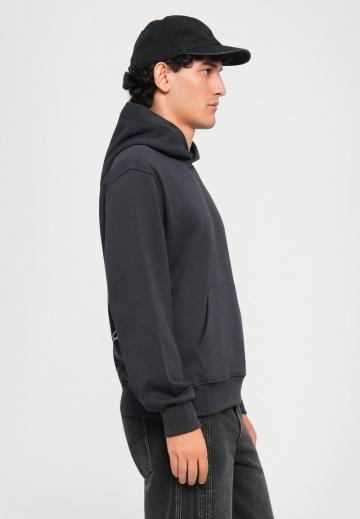 Пуловер с капюшоном