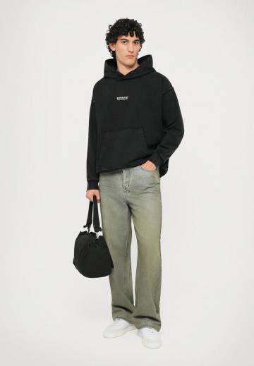 Пуловер с капюшоном