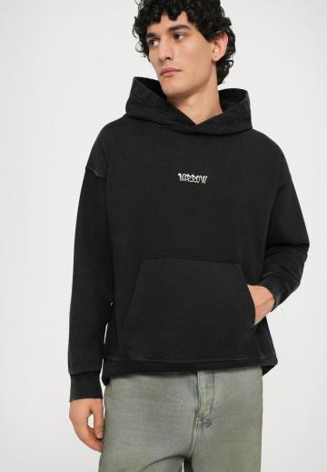 Пуловер с капюшоном