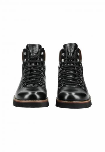 Ботинки на шнуровке