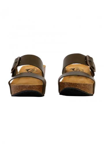 Босоножки на каблуке