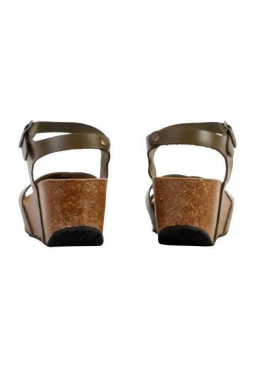 Босоножки на танкетке