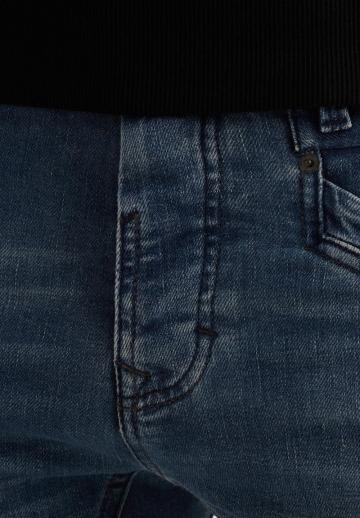 Узкие джинсы