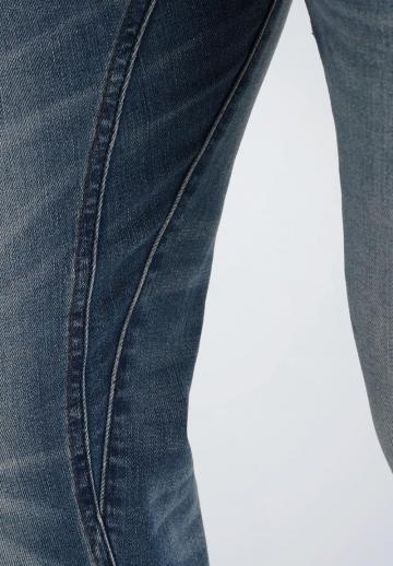 Узкие джинсы