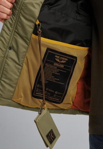 Зимняя куртка