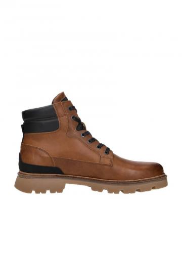 Ботинки на шнуровке