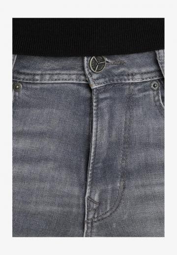 Узкие джинсы