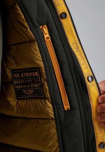 Зимняя куртка