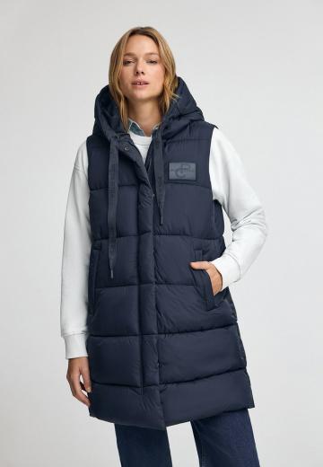 Длинный жилет