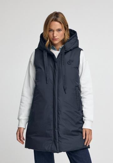 Длинный жилет