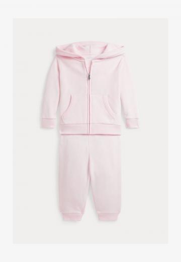 Набор одежды