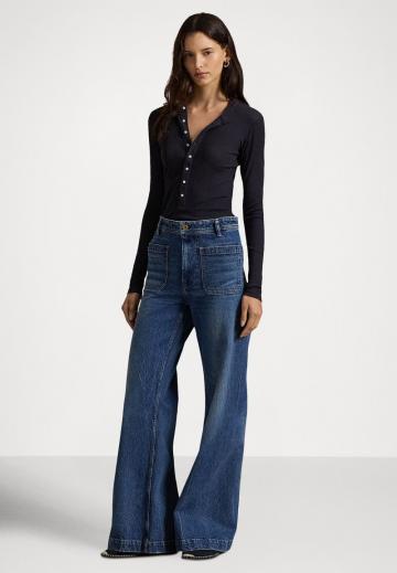 Клешеные брюки