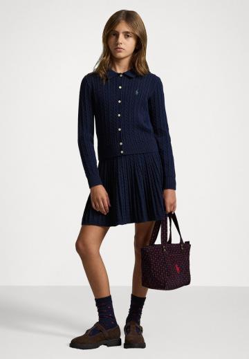 Вязаная кофта