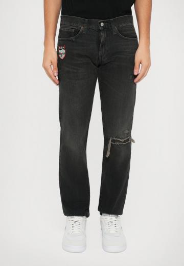 Прямые джинсы