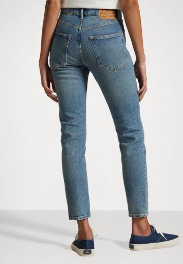 Узкие джинсы