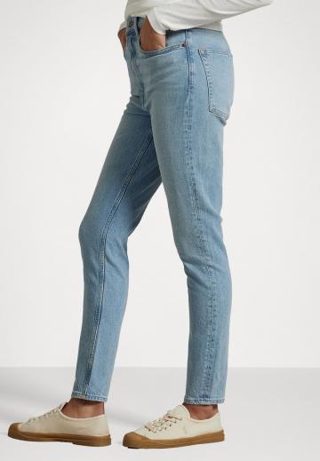 Узкие джинсы