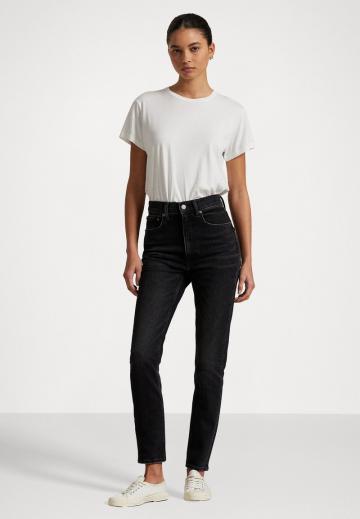 Узкие джинсы