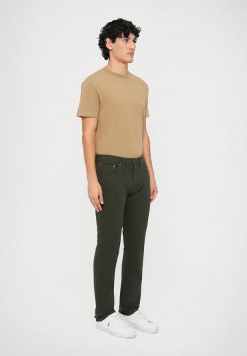 Узкие джинсы