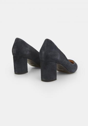 Туфли с высоким носом