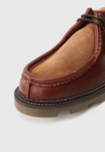 Ботинки на шнуровке