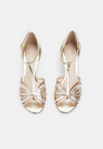 Туфли с ремешком