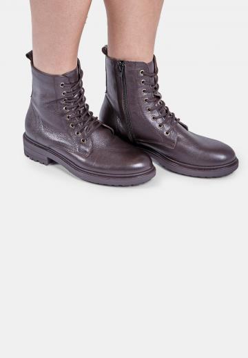 Ботинки на шнуровке