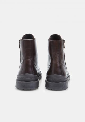 Ботинки на шнуровке