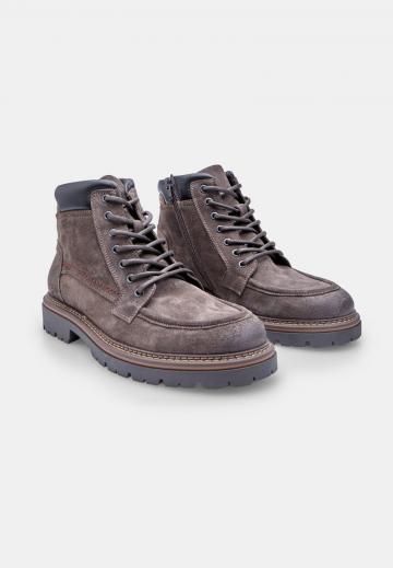 Ботинки на шнуровке