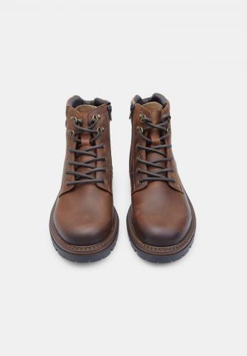 Ботинки на шнуровке
