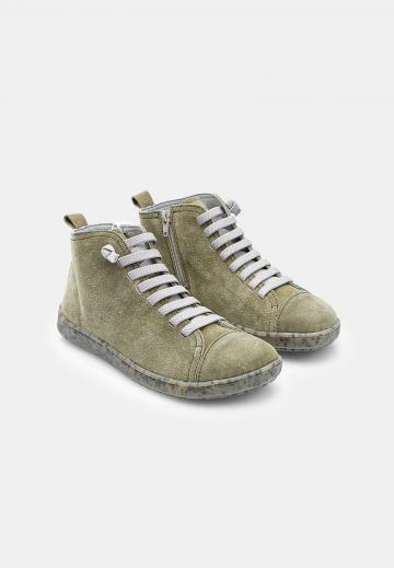 Ботинки на шнуровке