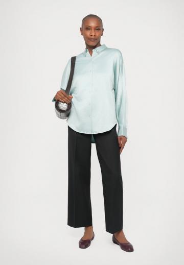 Атласная блузка