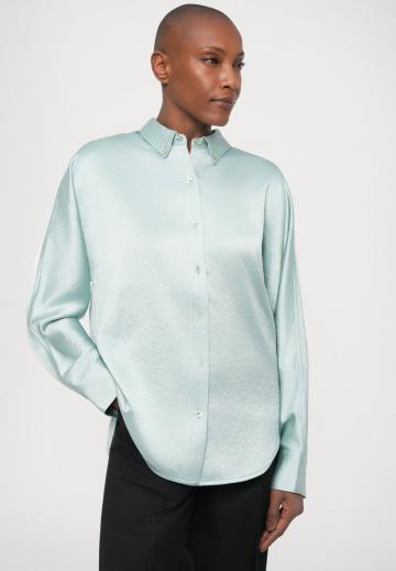 Атласная блузка