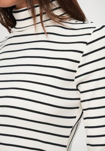 Вязаное платье