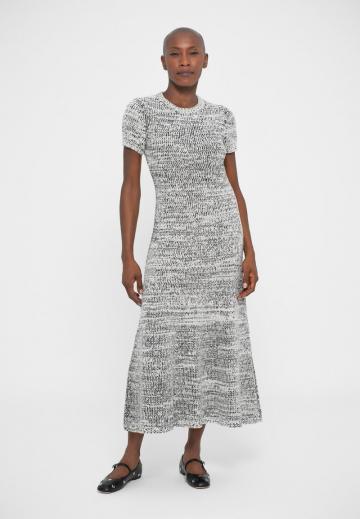 Вязаное платье