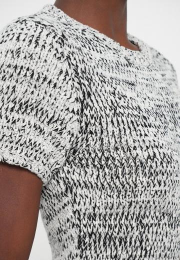 Вязаное платье