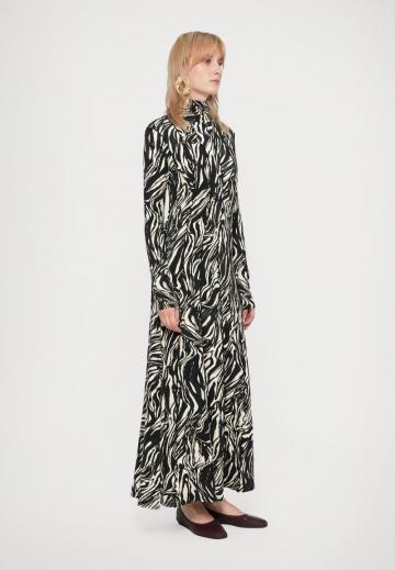 Длинное платье