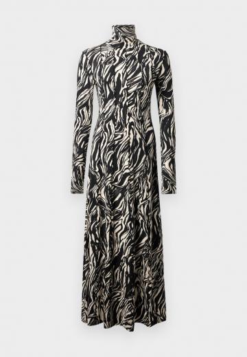 Длинное платье