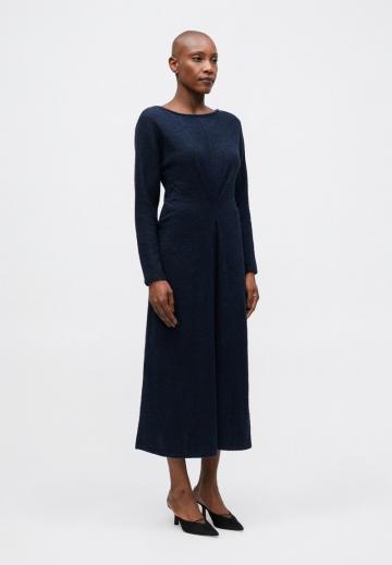 Вязаное платье