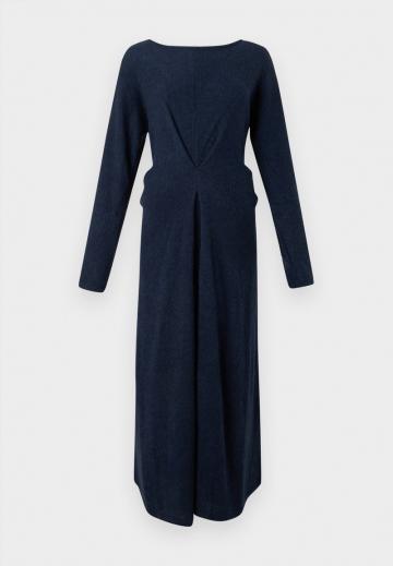 Вязаное платье